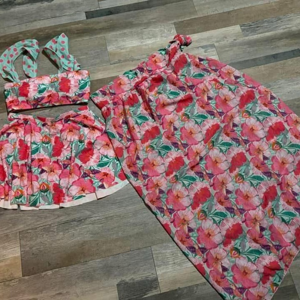 New women’s large 2 piece bathing suit and cover to match